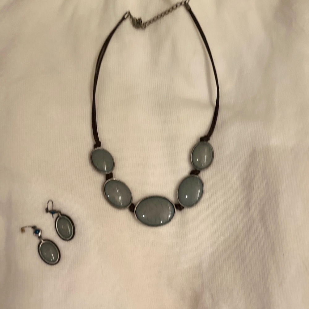 Elegant Blue Oval Necklace and Earring Set